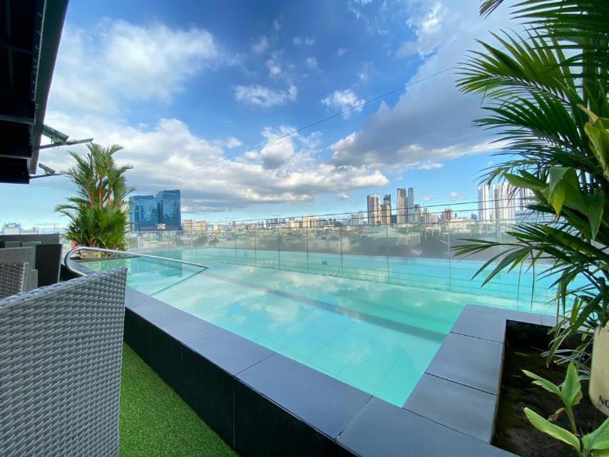 Jade Hotel And Suites Makati City Eksteriør bilde