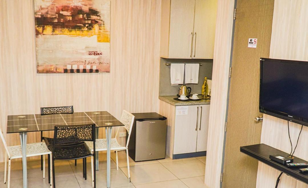 Jade Hotel And Suites Makati City Eksteriør bilde