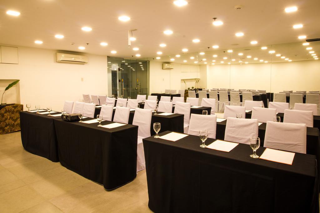 Jade Hotel And Suites Makati City Eksteriør bilde