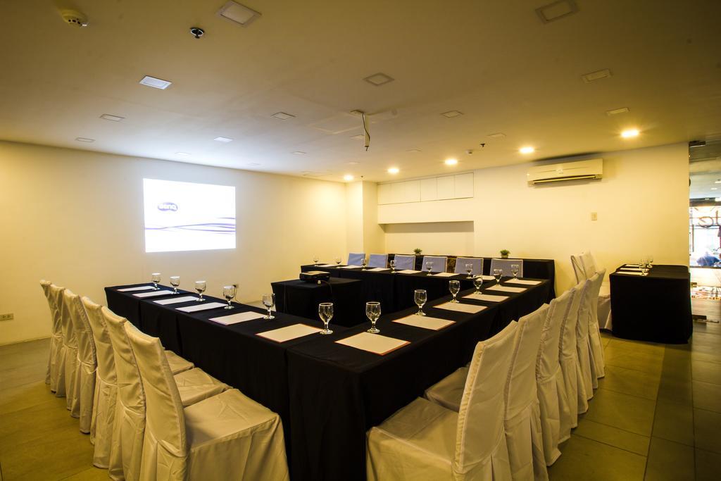 Jade Hotel And Suites Makati City Eksteriør bilde