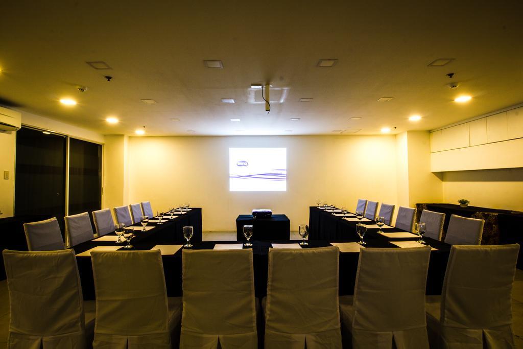 Jade Hotel And Suites Makati City Eksteriør bilde