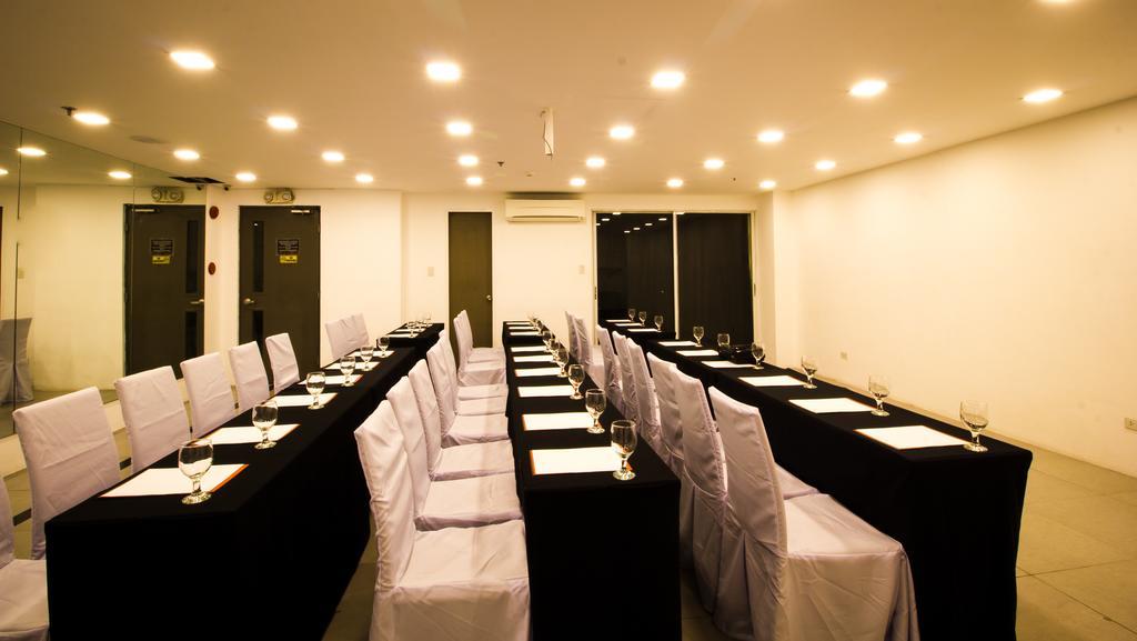 Jade Hotel And Suites Makati City Eksteriør bilde