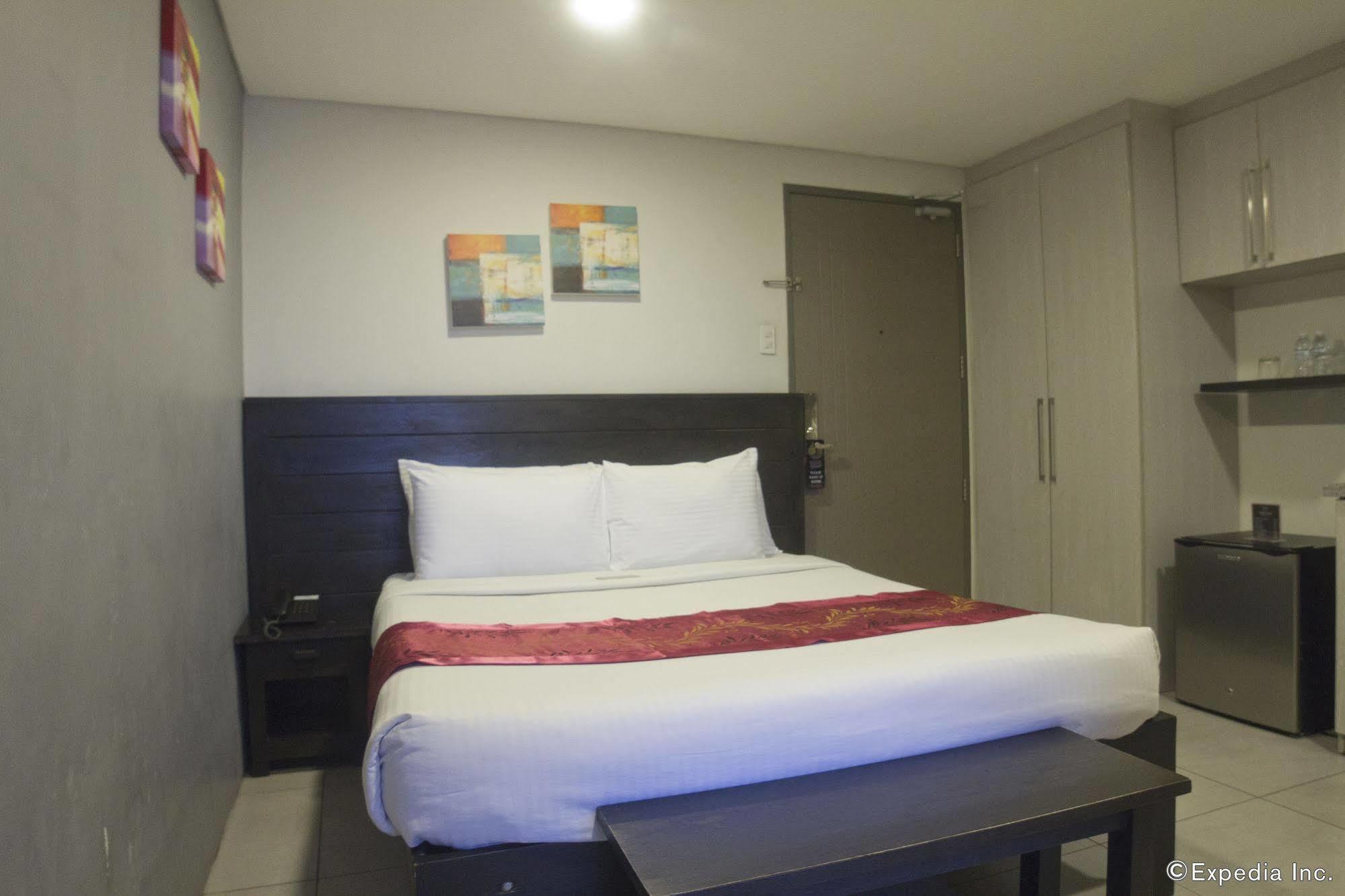 Jade Hotel And Suites Makati City Eksteriør bilde